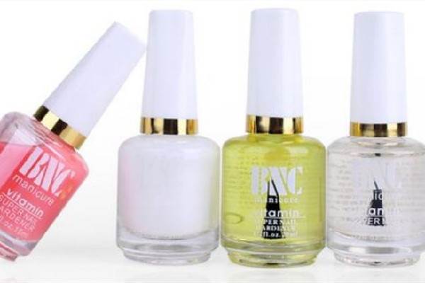 美甲營養(yǎng)油的正確用法 美甲營養(yǎng)油什么時候用 美甲營養(yǎng)油的正確用法 美甲營養(yǎng)油什么時候用