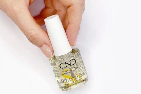 美甲營養(yǎng)油的正確用法 美甲營養(yǎng)油什么時候用 美甲營養(yǎng)油的正確用法 美甲營養(yǎng)油什么時候用