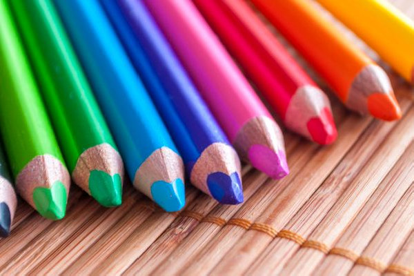 蠟筆要用什么紙畫出來好看看 蠟筆可以畫在黑板上嗎 蠟筆要用什么紙畫出來好看看 蠟筆可以畫在黑板上嗎