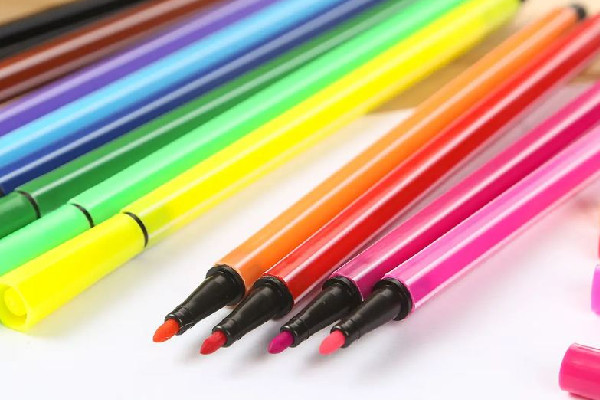 水彩筆是油性的還是水性的 水彩筆會不會透紙 水彩筆是油性的還是水性的 水彩筆會不會透紙