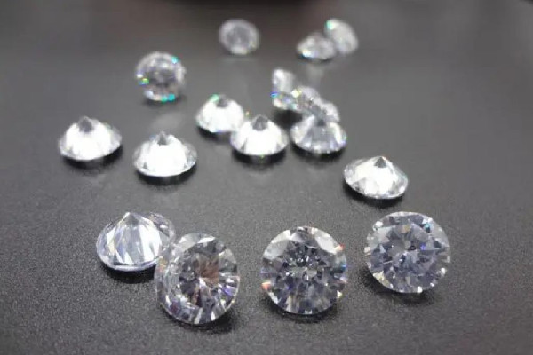 鋯石鉆戒值得購(gòu)買(mǎi)嗎 鋯石跟莫桑鉆哪個(gè)好 鋯石鉆戒值得購(gòu)買(mǎi)嗎 鋯石跟莫桑鉆哪個(gè)好