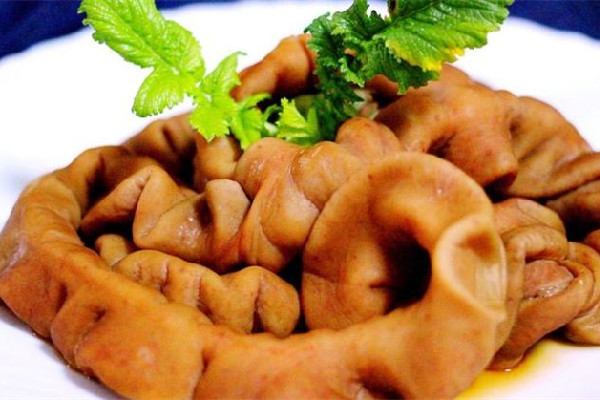 豬大腸會縮水多少 豬大腸煮熟發(fā)黑是什么原因 豬大腸會縮水多少 豬大腸煮熟發(fā)黑是什么原因