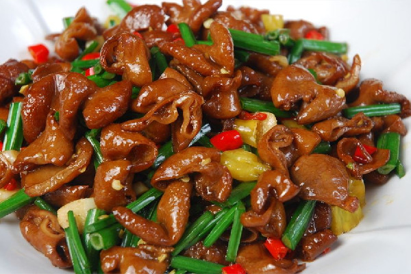 豬大腸會縮水多少 豬大腸煮熟發(fā)黑是什么原因 豬大腸會縮水多少 豬大腸煮熟發(fā)黑是什么原因