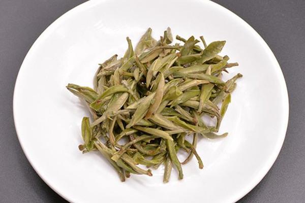 白毫銀針用多少度的水泡合適 白毫銀針的沖泡方法和手法 白毫銀針用多少度的水泡合適 白毫銀針的沖泡方法和手法