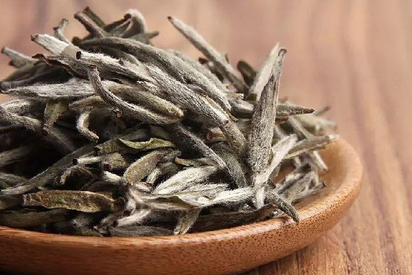 白毫銀針屬于什么茶 白毫銀針是發(fā)酵茶嗎 白毫銀針屬于什么茶 白毫銀針是發(fā)酵茶嗎