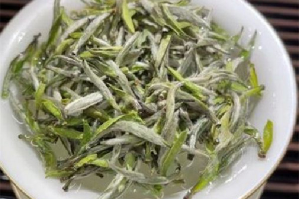 白毫銀針喝起來(lái)什么味道 白毫銀針會(huì)回甘嗎 白毫銀針喝起來(lái)什么味道 白毫銀針會(huì)回甘嗎