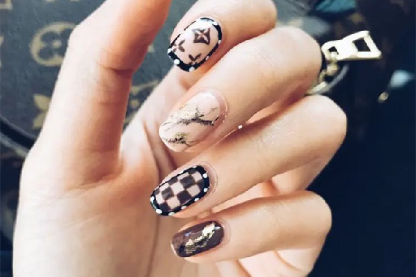 甲油膠縮膠是質(zhì)量問題嗎 甲油膠買什么牌子好 甲油膠縮膠是質(zhì)量問題嗎 甲油膠買什么牌子好