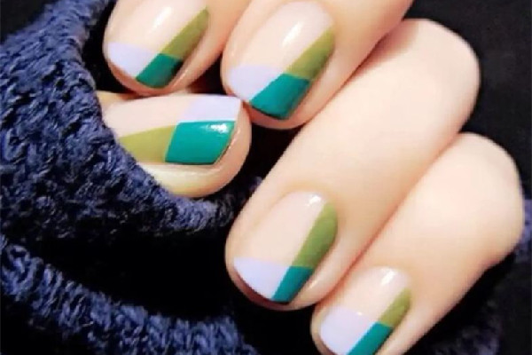 甲油膠的保質期是多長時間 甲油膠放了三年還能用嗎 甲油膠的保質期是多長時間 甲油膠放了三年還能用嗎