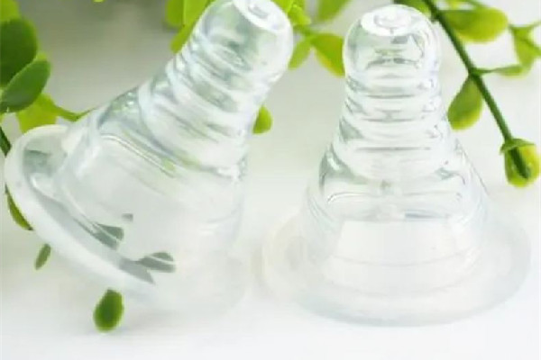 奶嘴是不是吸著吸著就會變大 奶嘴吸不出來是什么原因 奶嘴是不是吸著吸著就會變大 奶嘴吸不出來是什么原因