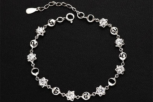 925銀多久清洗一次最好 925銀要用什么清洗 925銀多久清洗一次最好 925銀要用什么清洗