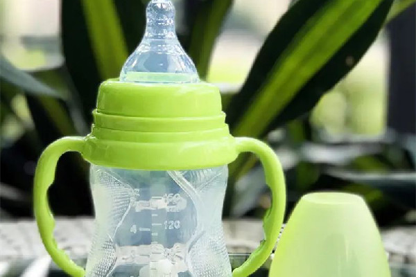 奶嘴是不是吸著吸著就會變大 奶嘴吸不出來是什么原因 奶嘴是不是吸著吸著就會變大 奶嘴吸不出來是什么原因