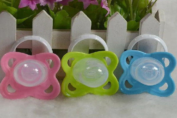 奶嘴可以高溫消毒嗎 奶嘴可以放消毒柜消毒嗎 奶嘴可以高溫消毒嗎 奶嘴可以放消毒柜消毒嗎