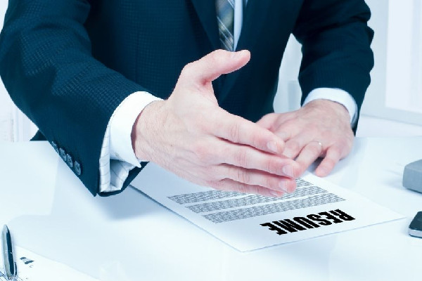 專家建議向大中專畢業(yè)生發(fā)金幣補助 畢業(yè)后怎么找好工作 專家建議向大中專畢業(yè)生發(fā)金幣補助 畢業(yè)后怎么找好工作