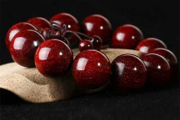 小葉紫檀手串有金星的好還是沒金星的好 小葉紫檀手串有品質(zhì)等級(jí)嗎 小葉紫檀手串有金星的好還是沒金星的好 小葉紫檀手串有品質(zhì)等級(jí)嗎