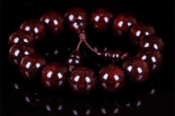 小葉紫檀手串不包漿怎么辦 小葉紫檀手串要密封放起來(lái)嗎 小葉紫檀手串不包漿怎么辦 小葉紫檀手串要密封放起來(lái)嗎