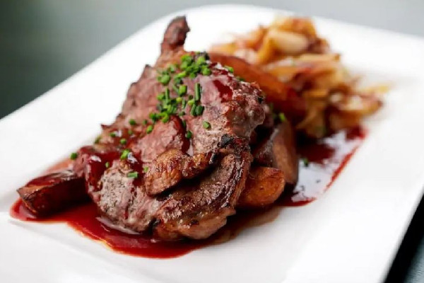 中國人均肉類消費(fèi)遠(yuǎn)超膳食標(biāo)準(zhǔn) 肉類每天吃多少合適 中國人均肉類消費(fèi)遠(yuǎn)超膳食標(biāo)準(zhǔn) 肉類每天吃多少合適