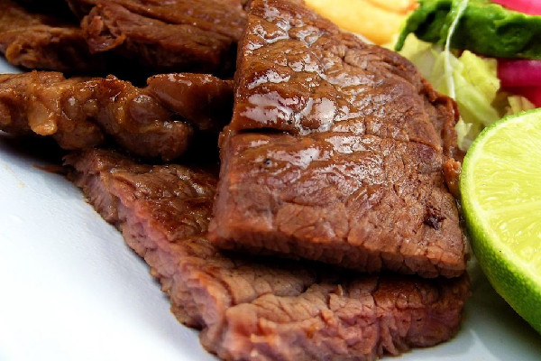 中國人均肉類消費(fèi)遠(yuǎn)超膳食標(biāo)準(zhǔn) 肉類每天吃多少合適 中國人均肉類消費(fèi)遠(yuǎn)超膳食標(biāo)準(zhǔn) 肉類每天吃多少合適