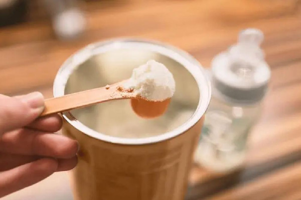 奶粉喝了拉稀怎么辦 奶粉喝多了對身體有害嗎 奶粉喝了拉稀怎么辦 奶粉喝多了對身體有害嗎