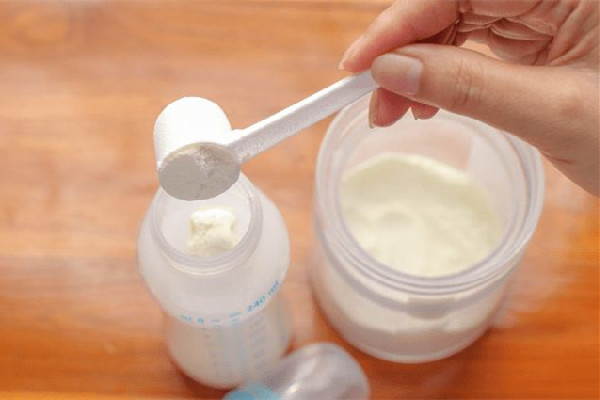 奶粉喝了拉稀怎么辦 奶粉喝多了對身體有害嗎 奶粉喝了拉稀怎么辦 奶粉喝多了對身體有害嗎