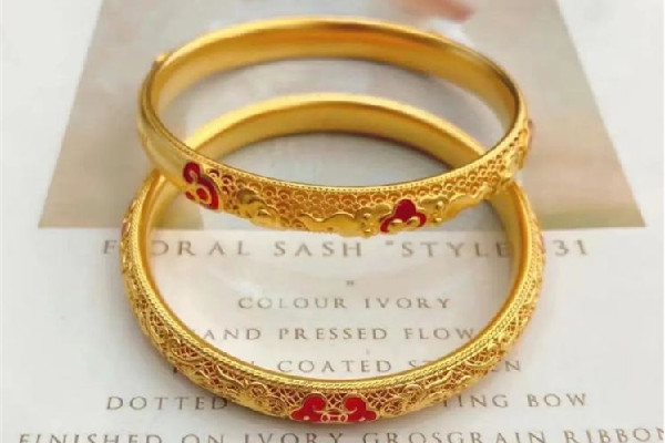 黃金手鐲多少錢一克現(xiàn)在 黃金手鐲買哪個(gè)品牌好 黃金手鐲多少錢一克現(xiàn)在 黃金手鐲買哪個(gè)品牌好