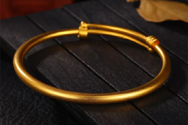 黃金手鐲怎么選圈口 黃金手鐲買大點好還是小點好 黃金手鐲怎么選圈口 黃金手鐲買大點好還是小點好