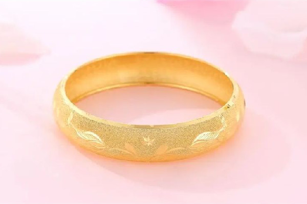 黃金手鐲發(fā)黑怎么回事 黃金手鐲發(fā)黑怎樣清洗 黃金手鐲發(fā)黑怎么回事 黃金手鐲發(fā)黑怎樣清洗