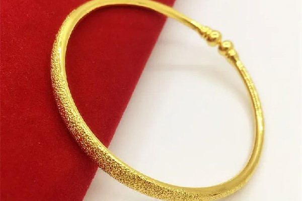 黃金手鐲怎么分辨真假 黃金手鐲有鋼印嗎 黃金手鐲怎么分辨真假 黃金手鐲有鋼印嗎