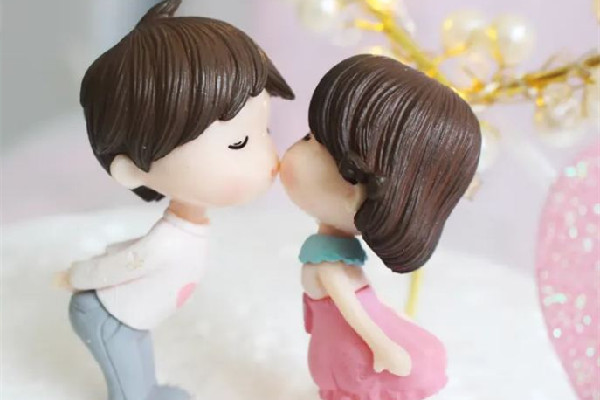 異地戀接吻神器你會買嗎 接吻代表什么 異地戀接吻神器你會買嗎 接吻代表什么