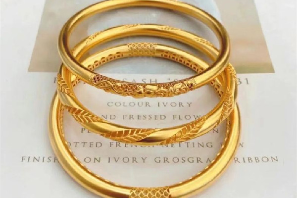 黃金手鐲多少錢一克現(xiàn)在 黃金手鐲買哪個(gè)品牌好 黃金手鐲多少錢一克現(xiàn)在 黃金手鐲買哪個(gè)品牌好