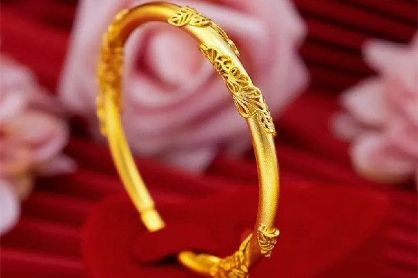 黃金手鐲發(fā)黑怎么回事 黃金手鐲發(fā)黑怎樣清洗 黃金手鐲發(fā)黑怎么回事 黃金手鐲發(fā)黑怎樣清洗