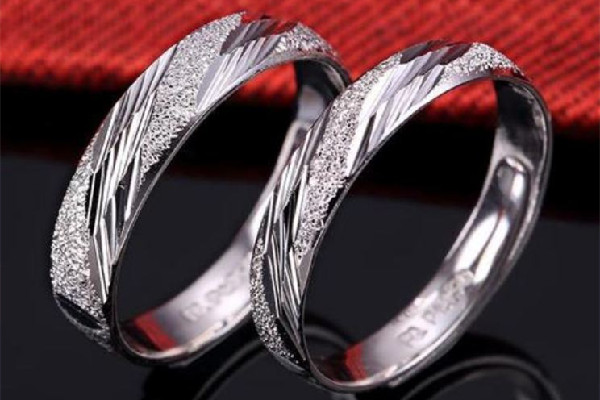 白金戒指有劃痕怎么修復 白金戒指有劃痕能打磨嗎 白金戒指有劃痕怎么修復 白金戒指有劃痕能打磨嗎