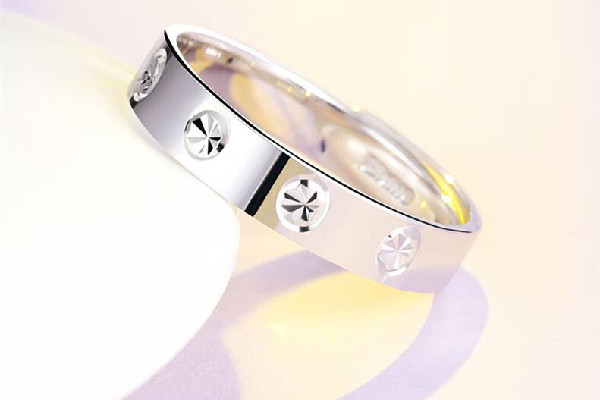 白金戒指用火燒會(huì)變色嗎 白金戒指變形了怎么辦 白金戒指用火燒會(huì)變色嗎 白金戒指變形了怎么辦