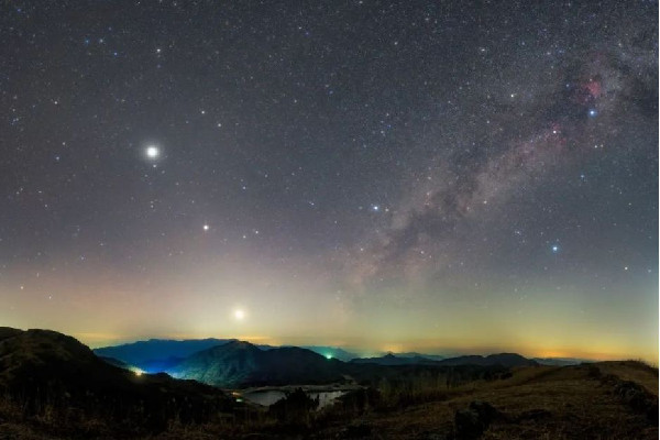 全國(guó)多地現(xiàn)“三星連珠”天象 三星連珠是什么天象 全國(guó)多地現(xiàn)“三星連珠”天象 三星連珠是什么天象