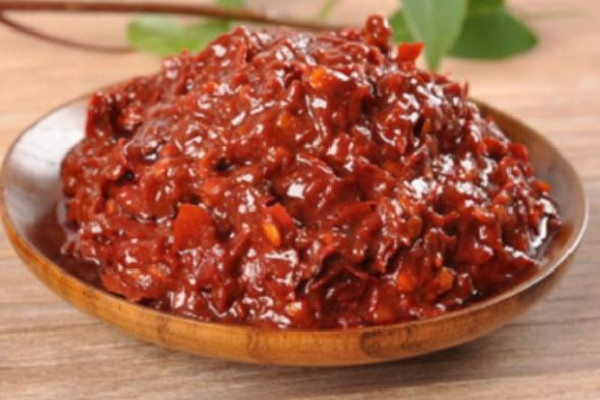 豆瓣醬要先炒嗎 豆瓣醬為什么要炒出紅油 豆瓣醬要先炒嗎 豆瓣醬為什么要炒出紅油