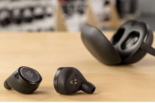 藍牙耳機掉水里還能用嗎 藍牙耳機進水了怎么辦 藍牙耳機掉水里還能用嗎 藍牙耳機進水了怎么辦