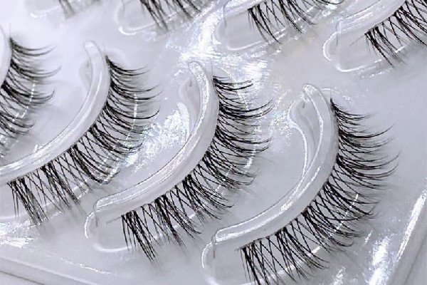 假睫毛哪種好怎么選擇 假睫毛買什么牌子好 假睫毛哪種好怎么選擇 假睫毛買什么牌子好