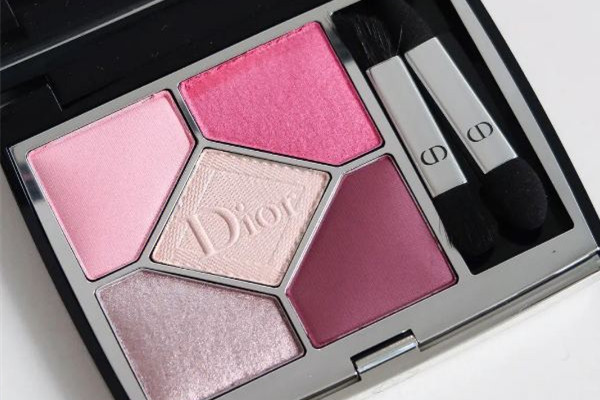 眼影有滑石粉安全嗎 眼影對(duì)眼影有沒(méi)有傷害 眼影有滑石粉安全嗎 眼影對(duì)眼影有沒(méi)有傷害