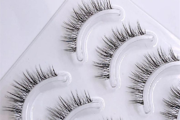 假睫毛哪種好怎么選擇 假睫毛買什么牌子好 假睫毛哪種好怎么選擇 假睫毛買什么牌子好