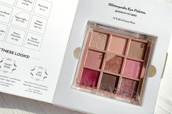 眼影是用手畫(huà)好還是用刷子畫(huà)好 眼影用手怎么涂 眼影是用手畫(huà)好還是用刷子畫(huà)好 眼影用手怎么涂