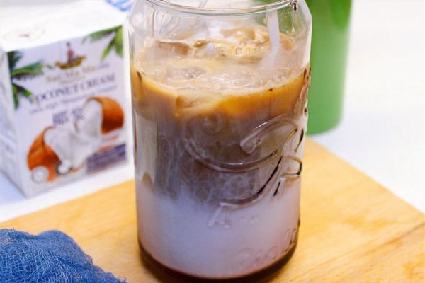 生椰拿鐵和絲絨拿鐵哪個好喝 生椰拿鐵和生椰絲絨拿鐵區(qū)別 生椰拿鐵和絲絨拿鐵哪個好喝 生椰拿鐵和生椰絲絨拿鐵區(qū)別