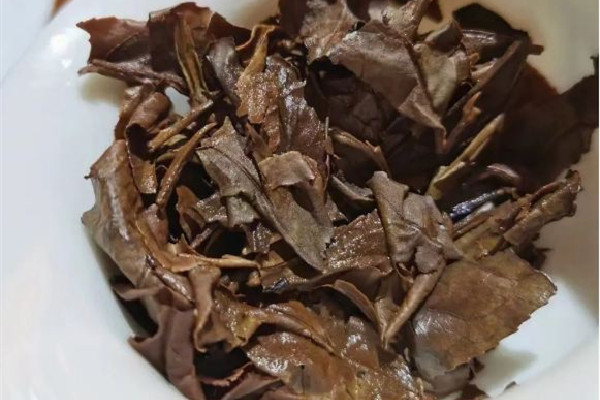 老白茶的價格是多少錢一斤 老白茶屬于什么檔次 老白茶的價格是多少錢一斤 老白茶屬于什么檔次