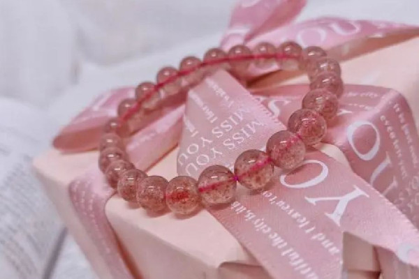 草莓晶是什么材質 草莓晶屬于什么檔次的寶石 草莓晶是什么材質 草莓晶屬于什么檔次的寶石