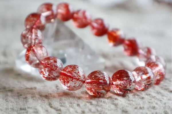 草莓晶對身體有什么好處 草莓晶招桃花嗎 草莓晶對身體有什么好處 草莓晶招桃花嗎