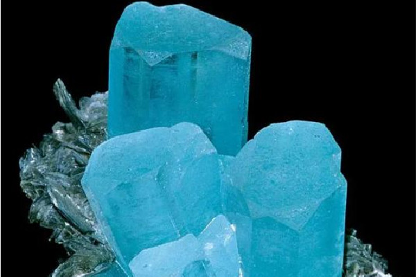 海藍(lán)寶石產(chǎn)地主要有哪些 海藍(lán)寶石什么樣的好 海藍(lán)寶石產(chǎn)地主要有哪些 海藍(lán)寶石什么樣的好