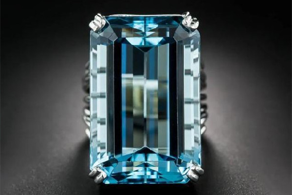 海藍(lán)寶石產(chǎn)地主要有哪些 海藍(lán)寶石什么樣的好 海藍(lán)寶石產(chǎn)地主要有哪些 海藍(lán)寶石什么樣的好