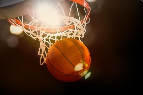 兒子籃球班倒閉家長花1000萬買下 打籃球適合喝什么飲料 兒子籃球班倒閉家長花1000萬買下 打籃球適合喝什么飲料