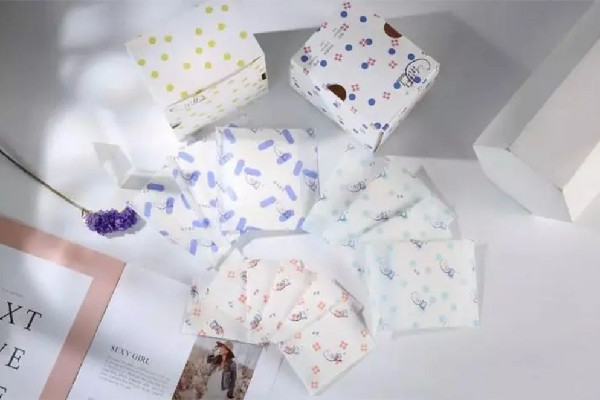 黑袋裝衛(wèi)生巾是偏見還是關(guān)心 衛(wèi)生巾用完癢什么原因 黑袋裝衛(wèi)生巾是偏見還是關(guān)心 衛(wèi)生巾用完癢什么原因