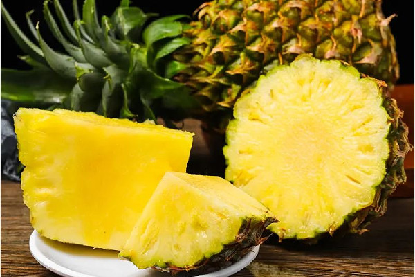 鳳梨吃著酸怎么辦 鳳梨要挖孔嗎 鳳梨吃著酸怎么辦 鳳梨要挖孔嗎