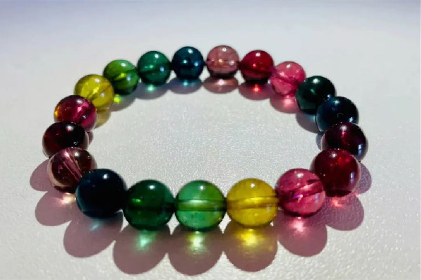 碧璽和翡翠哪個(gè)價(jià)值更高 碧璽和翡翠的區(qū)別 碧璽和翡翠哪個(gè)價(jià)值更高 碧璽和翡翠的區(qū)別