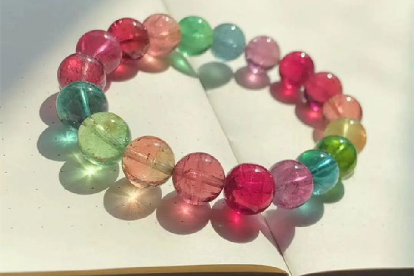 碧璽的種類(lèi)有哪些 碧璽會(huì)有裂紋和棉絮嗎 碧璽的種類(lèi)有哪些 碧璽會(huì)有裂紋和棉絮嗎